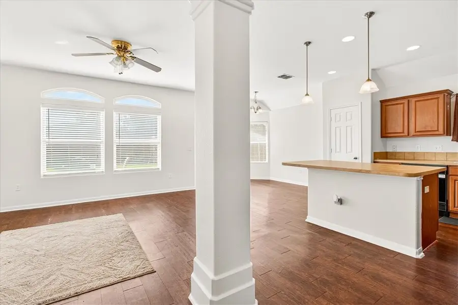 1742 Barlow Trl, Corpus Christi, TX 78410 - #3