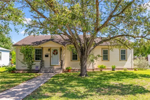 920 W Lee Avenue, Kingsville, TX 78363