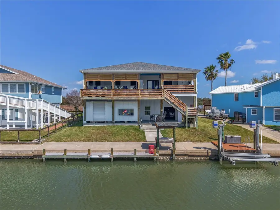 60 Magnolia St, Rockport, TX 78382 - #2