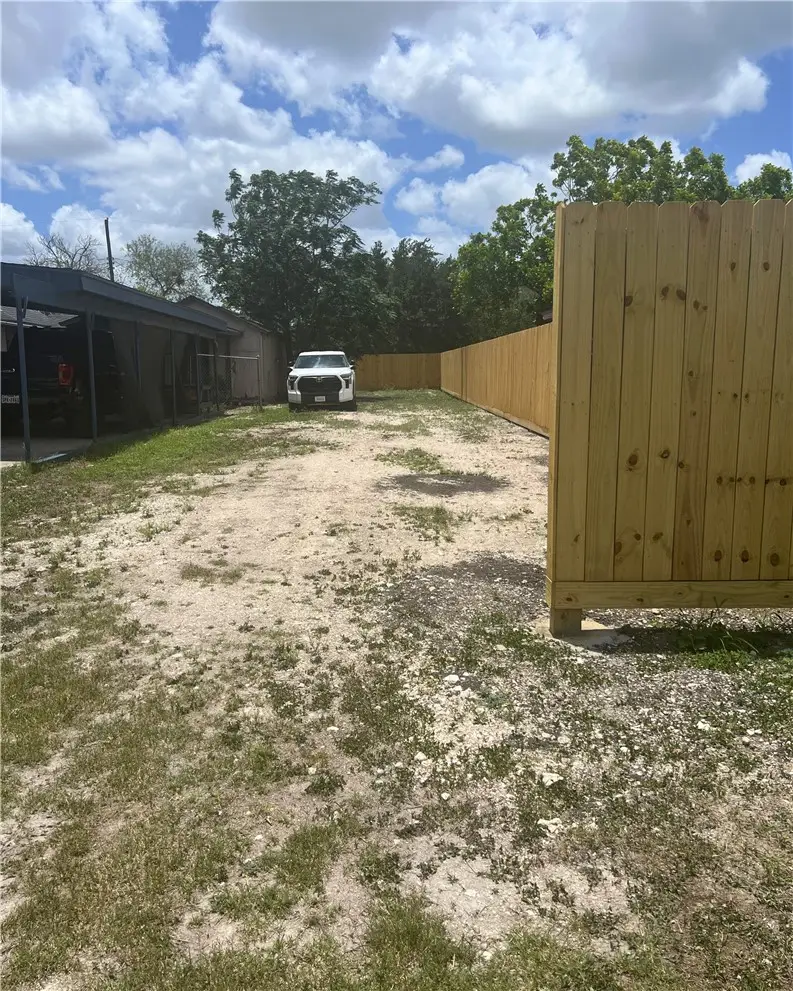 732 W Avenue B, Robstown, TX 78380 - #1