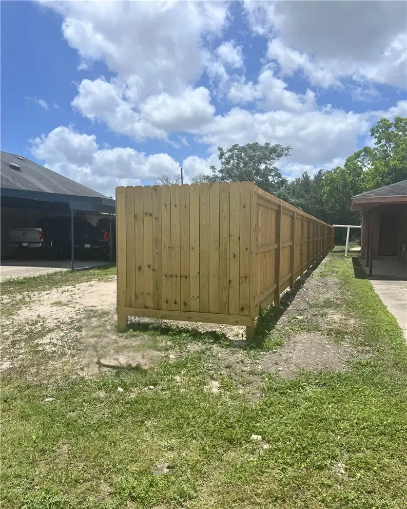732 W Avenue B, Robstown, TX 78380 - #2