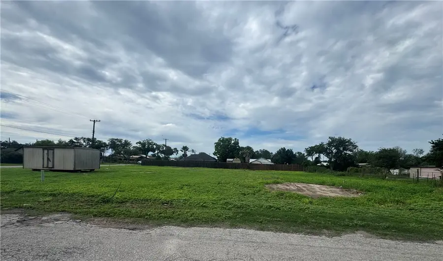 000 Hobbs, Alice, TX 78332 - #2