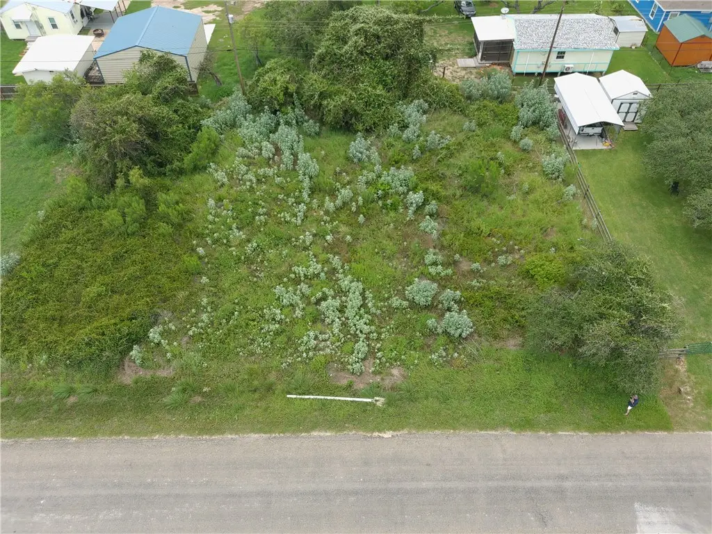 181 Shady Oaks Dr, Rockport, TX 78382 - #1