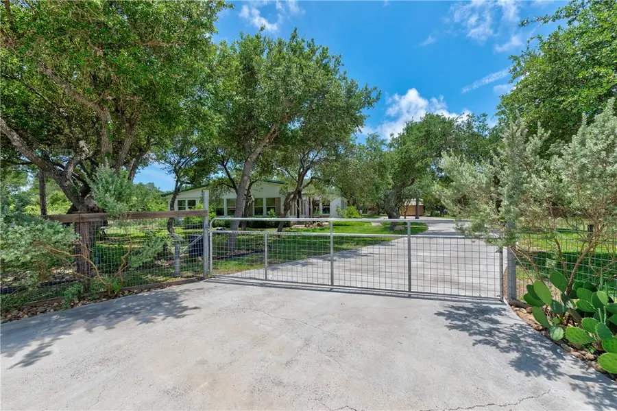 201 W Rhodes Avenue, Aransas Pass, TX 78336 - #2