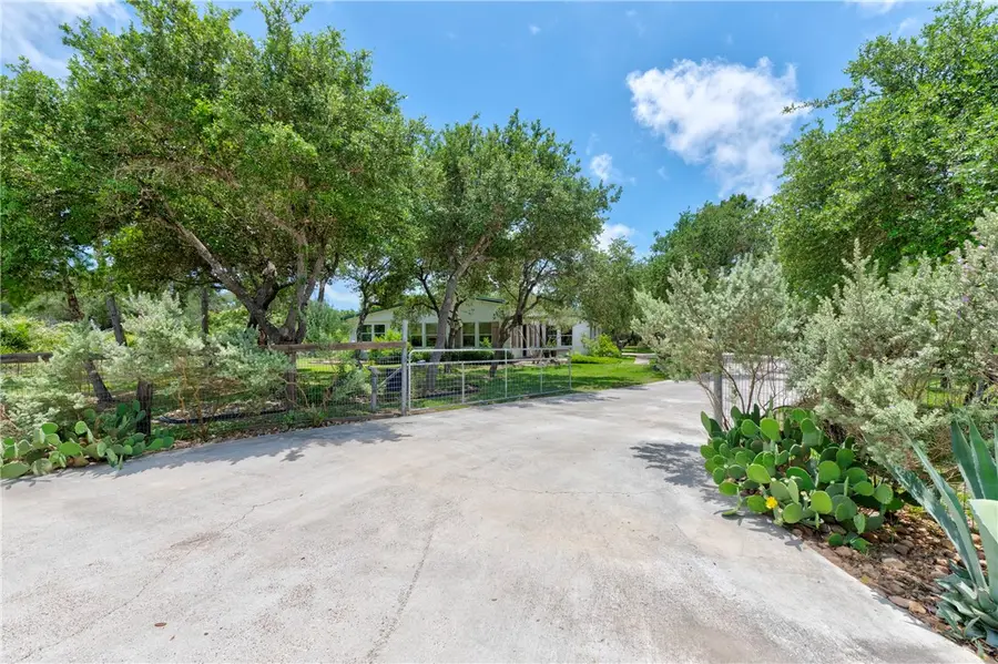 201 W Rhodes Avenue, Aransas Pass, TX 78336 - #3