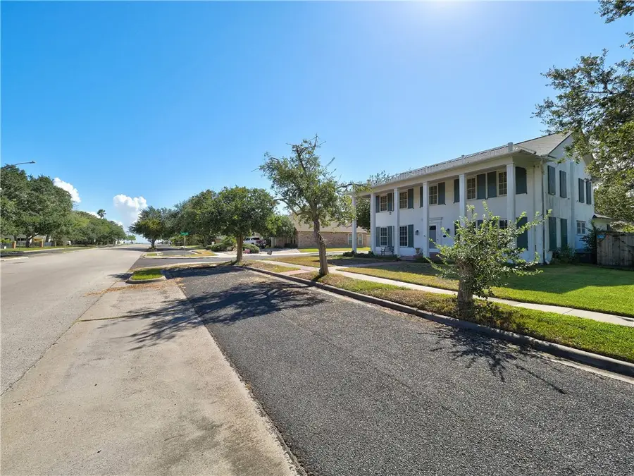 201 Del Mar Boulevard, Corpus Christi, TX 78404-1826 - #3