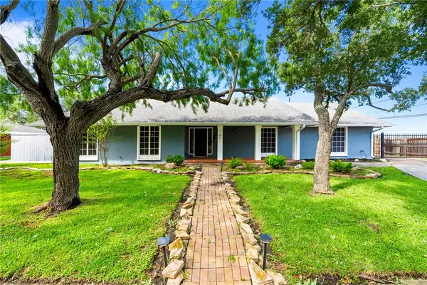 2 Camden Place, Corpus Christi, TX 78412