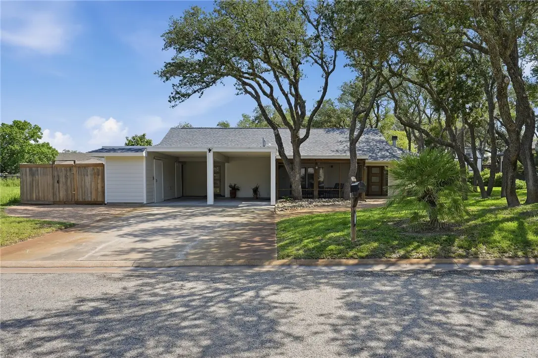 2606 Encina Circle, Rockport, TX 78382 - #1