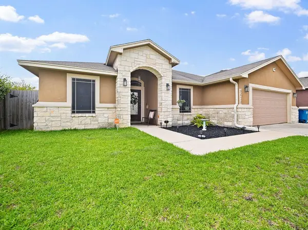 2015 Chesapeake Bay Drive, Portland, TX 78374
