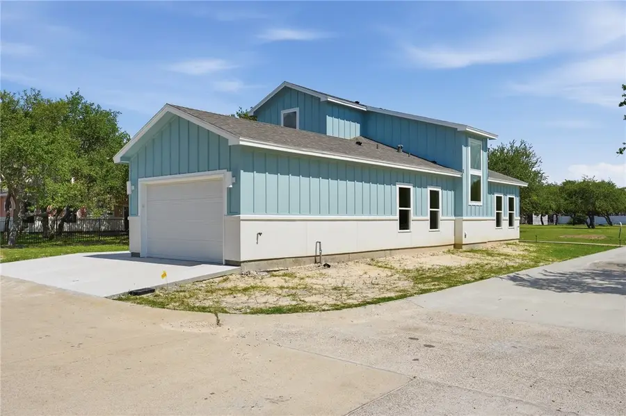 150 Lavaca Circle, Rockport, TX 78382 - #3