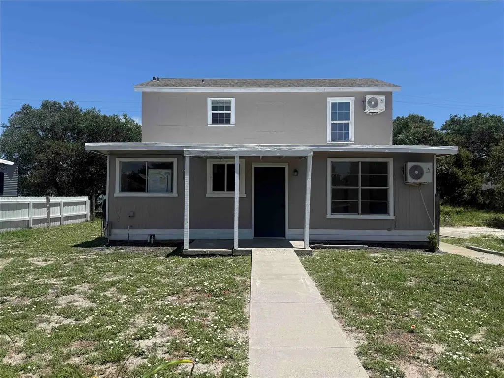 215 S 11th Street, Aransas Pass, TX 78336 - #1