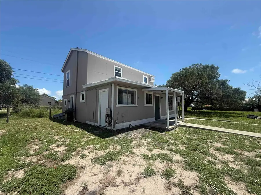 215 S 11th Street, Aransas Pass, TX 78336 - #3