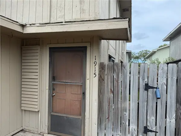 1915 Hidden Way #3, Corpus Christi, TX 78412