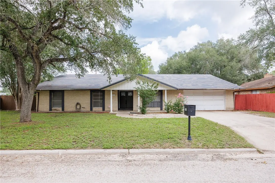 1101 Jefferson Street, Alice, TX 78332 - #1