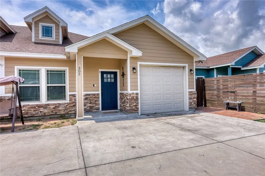 302 Cooper Road #E2, Odem, TX 78370 - #2