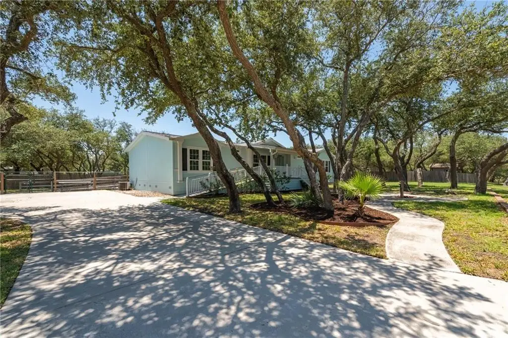1011 N Racine Street, Rockport, TX 78382 - #1