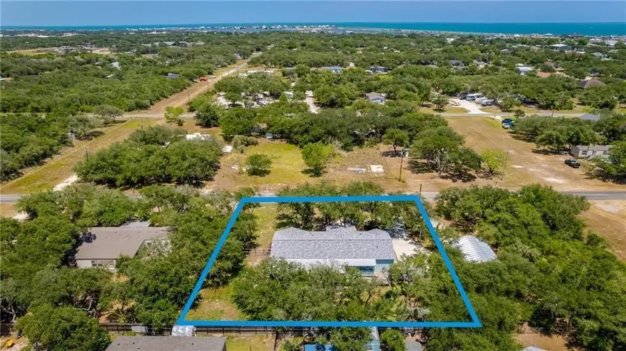 1011 N Racine Street, Rockport, TX 78382 - #2