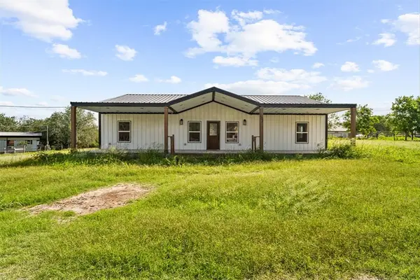 207 S Charles Street, George West, TX 78022