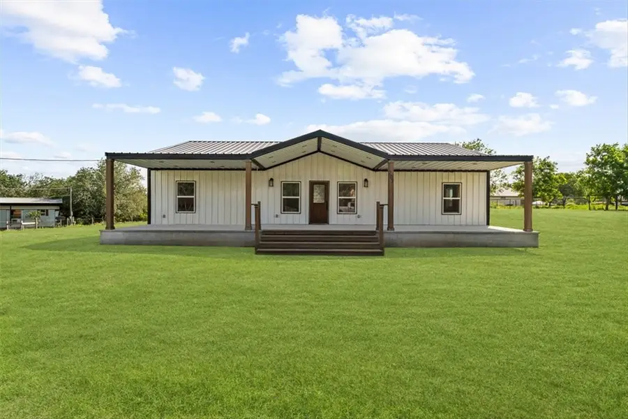 207 S Charles Street, George West, TX 78022 - #2