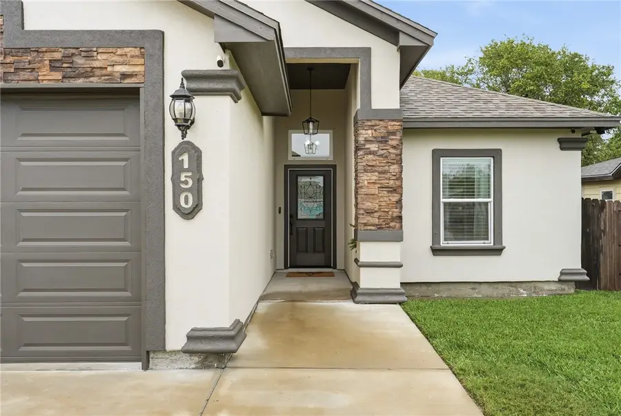 150 N 9th Street, Aransas Pass, TX 78336 - #2