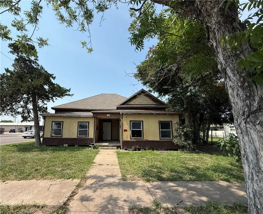 202 E Fordyce Avenue, Kingsville, TX 78363 - #2