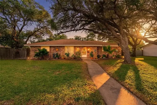 1638 W Palm Drive, Aransas Pass, TX 78336