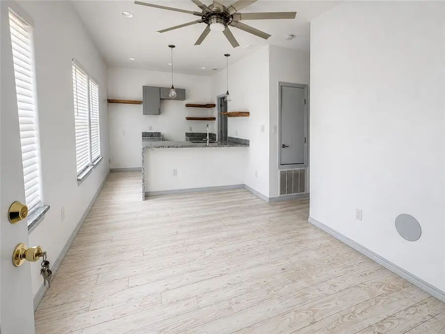 122 W Palm Beach Drive, Port Aransas, TX 78373 - #3