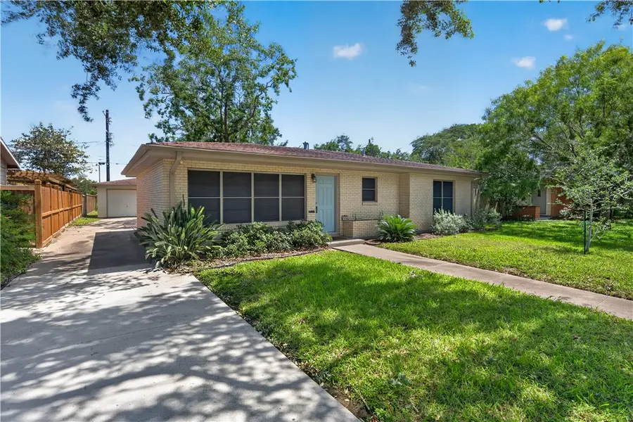 923 Grant Place, Corpus Christi, TX 78411 - #2