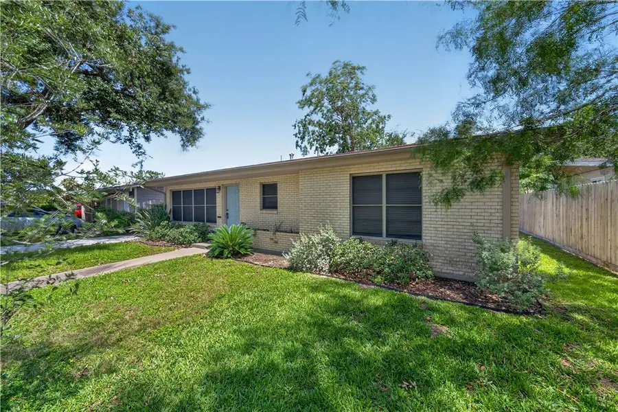 923 Grant Place, Corpus Christi, TX 78411 - #3