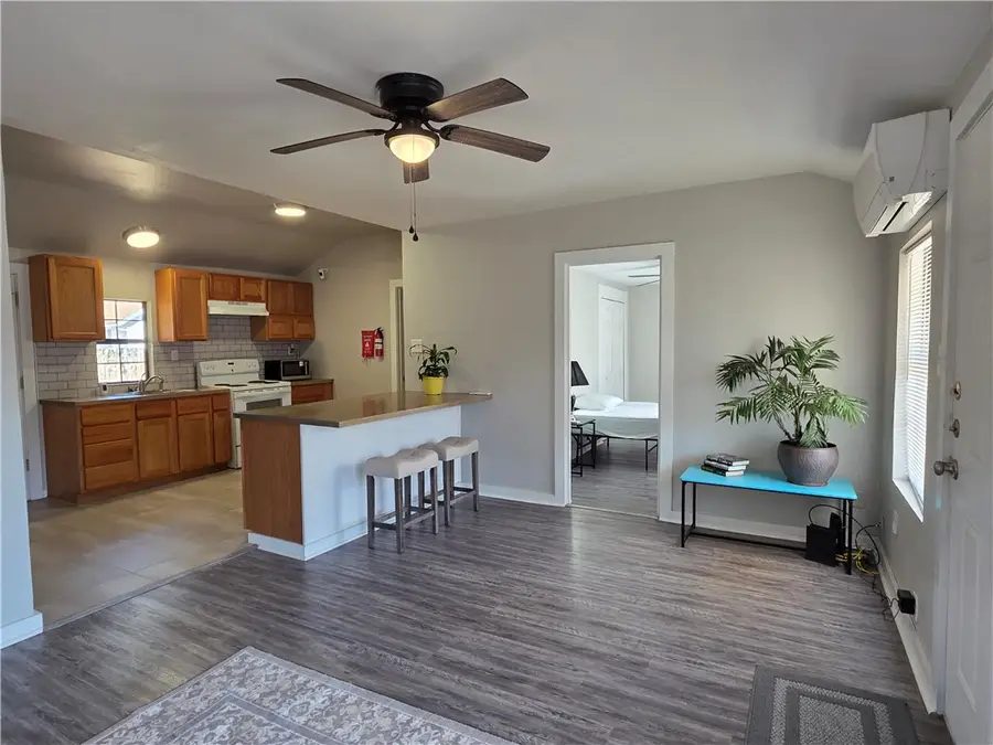 112 E Linden Street, Rockport, TX 78382 - #2