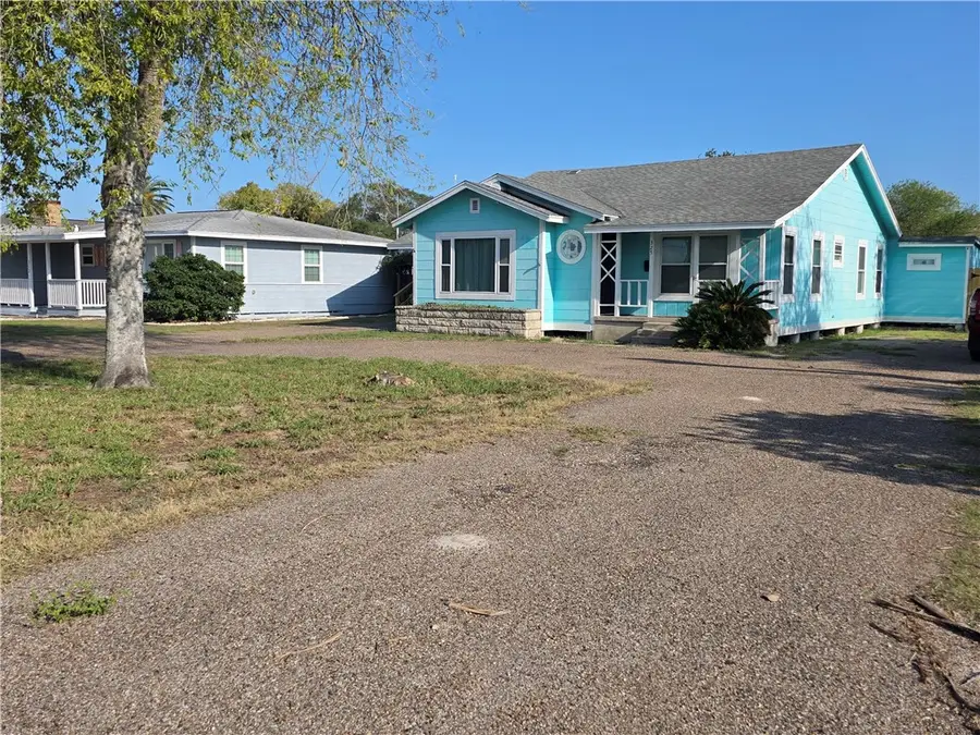 325 S Saunders Street S, Aransas Pass, TX 78336 - #3