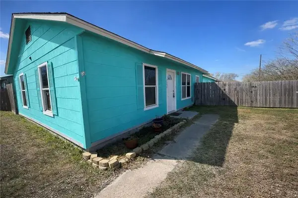 2695 Avenue I, Ingleside, TX 78362