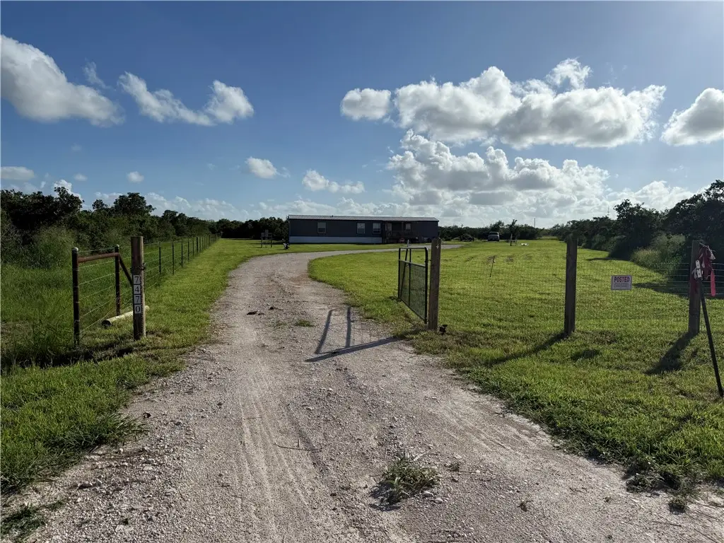 7470 Corrigan Ranch Dr, Skidmore, TX 78389 - #1