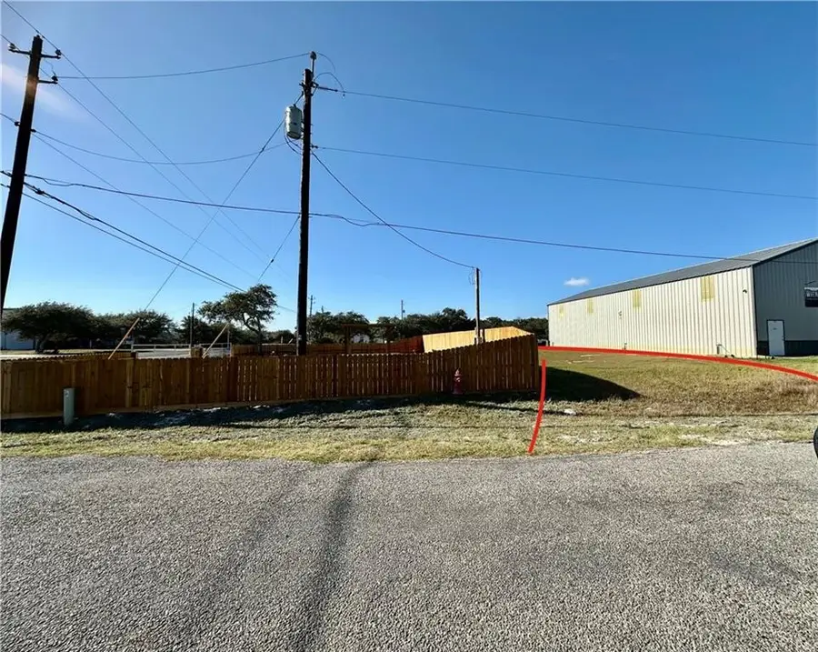 829 S Terry Street, Rockport, TX 78382 - #3