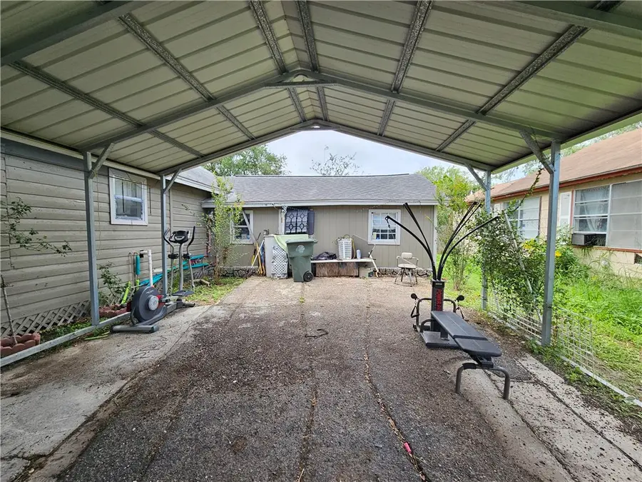 738 W 1st St., Alice, TX 78332 - #3