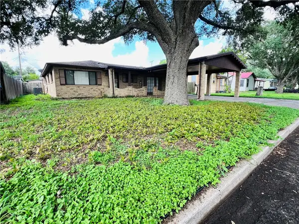 762 Glendale Street, Alice, TX 78332