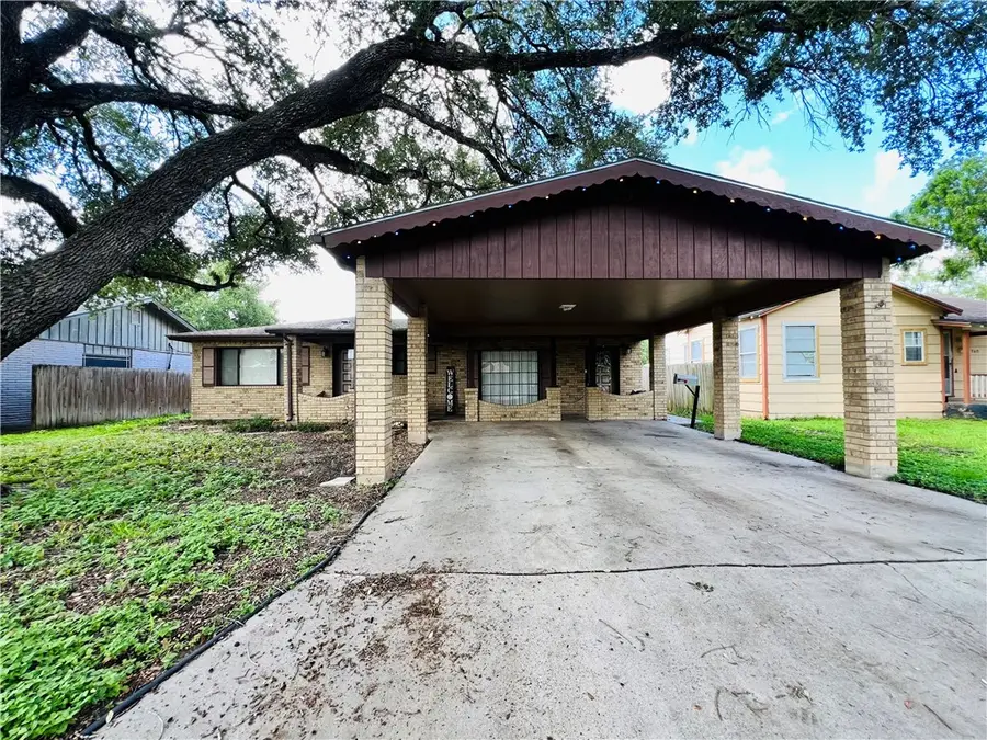 762 Glendale Street, Alice, TX 78332 - #2