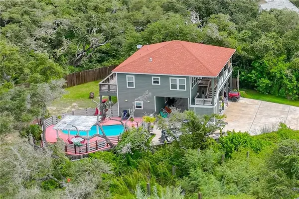 21 Bahama Street S, Rockport, TX 78382