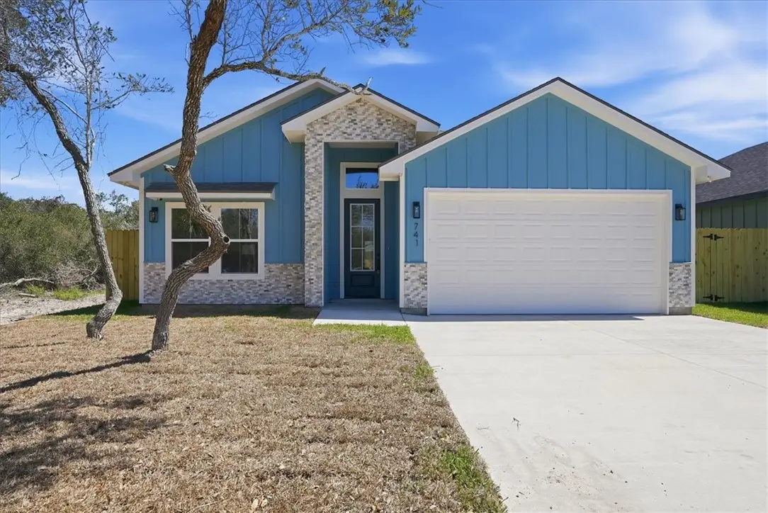 741 S 10th Street, Aransas Pass, TX 78336 - #1