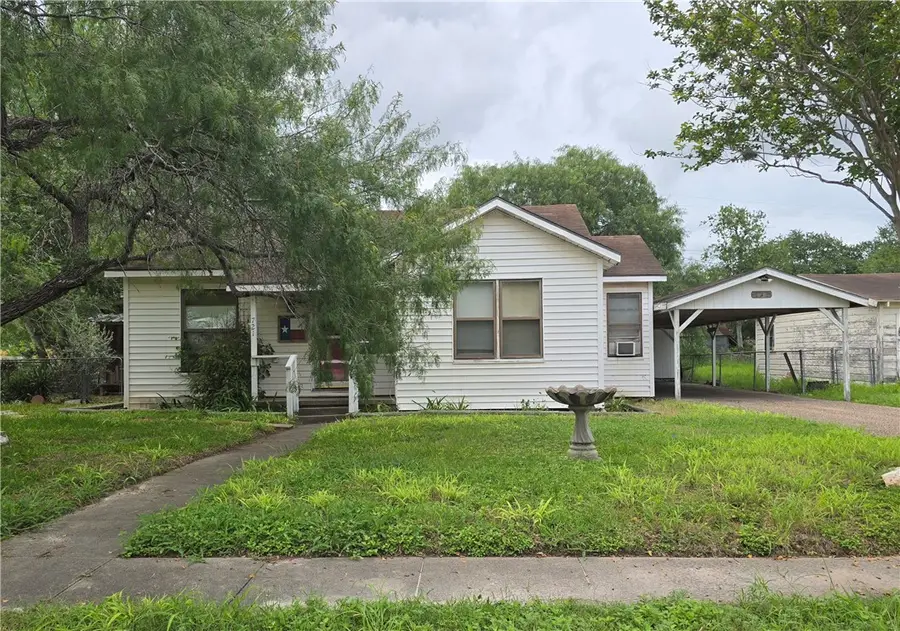 721 E Lewis Street, Sinton, TX 78387 - #2