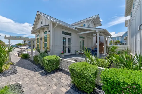 673 Center Square South S #17, Port Aransas, TX 78373