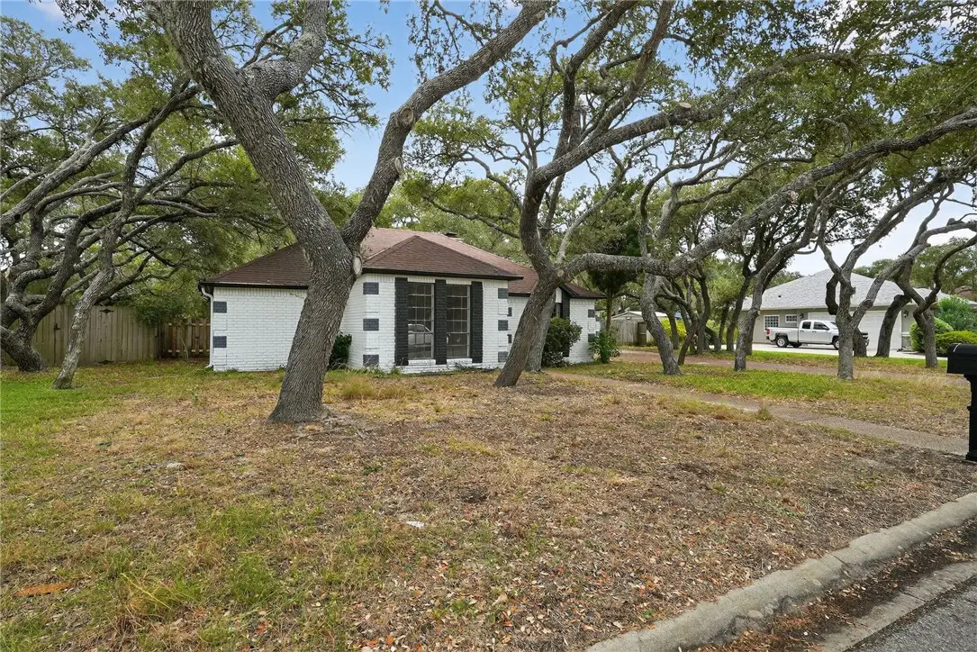 107 Cherry Hills Drive, Rockport, TX 78382 - #1