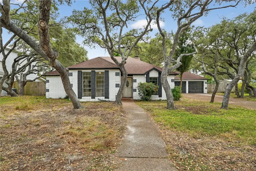 107 Cherry Hills Drive, Rockport, TX 78382 - #2