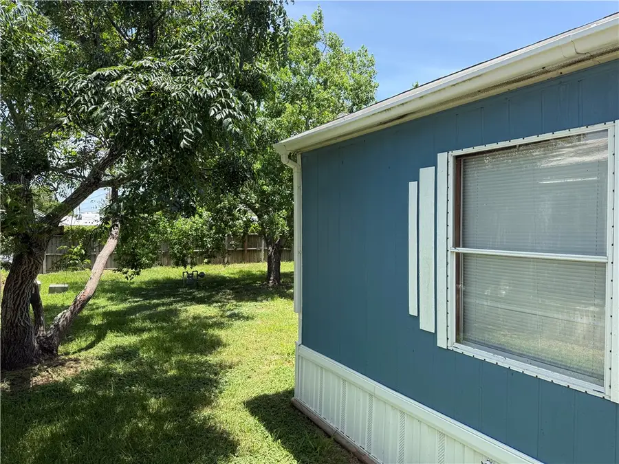 913 Grand View Street, Corpus Christi, TX 78418 - #2