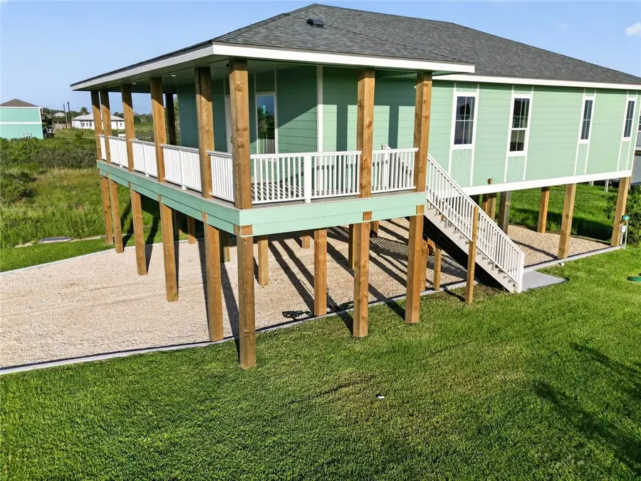 130 W Glen Oak, Rockport, TX 78382 - #3