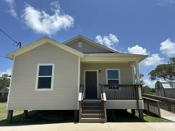 1427 Sixteenth Street, Rockport, TX 78382