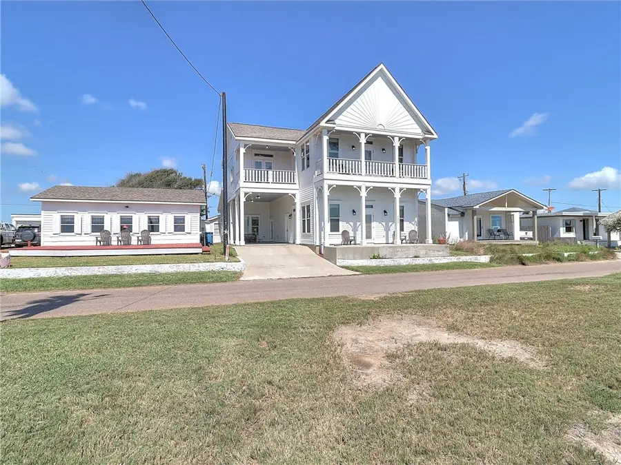 1615 Water Street, Rockport, TX 78382 - #2