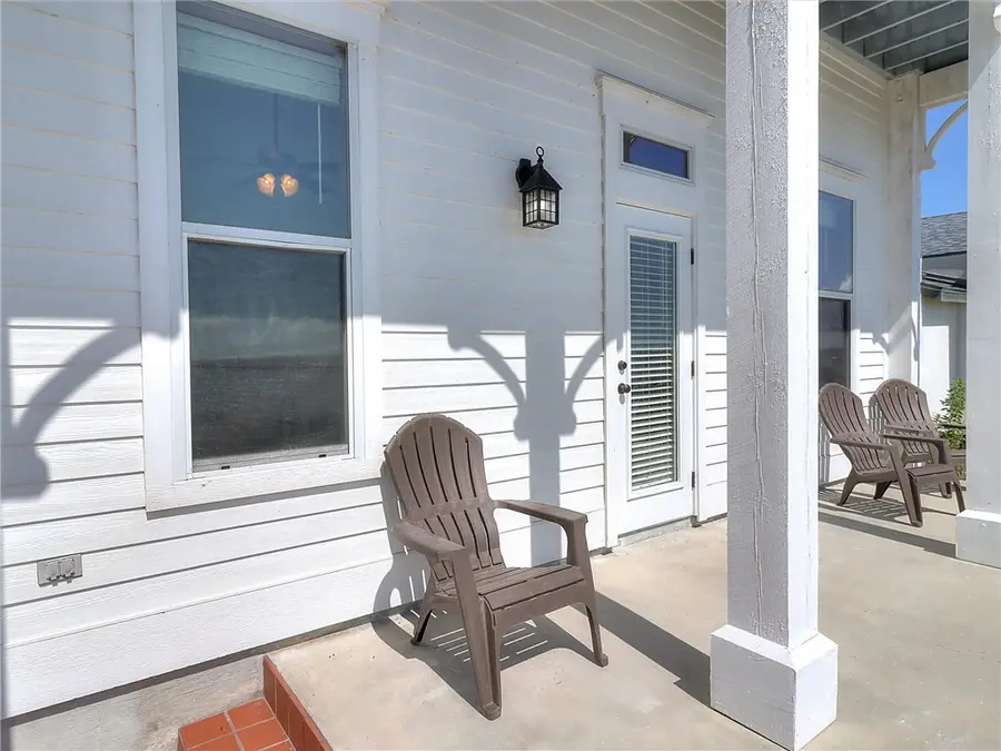 1615 Water Street, Rockport, TX 78382 - #3