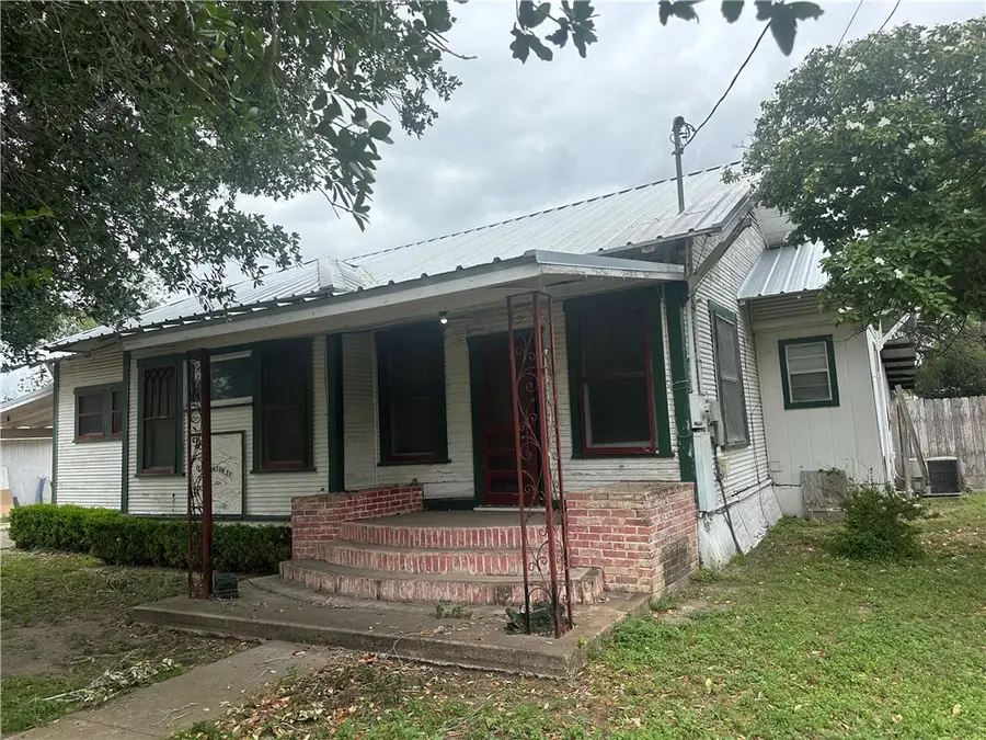 206 Hinton, Three Rivers, TX 78071 - #3