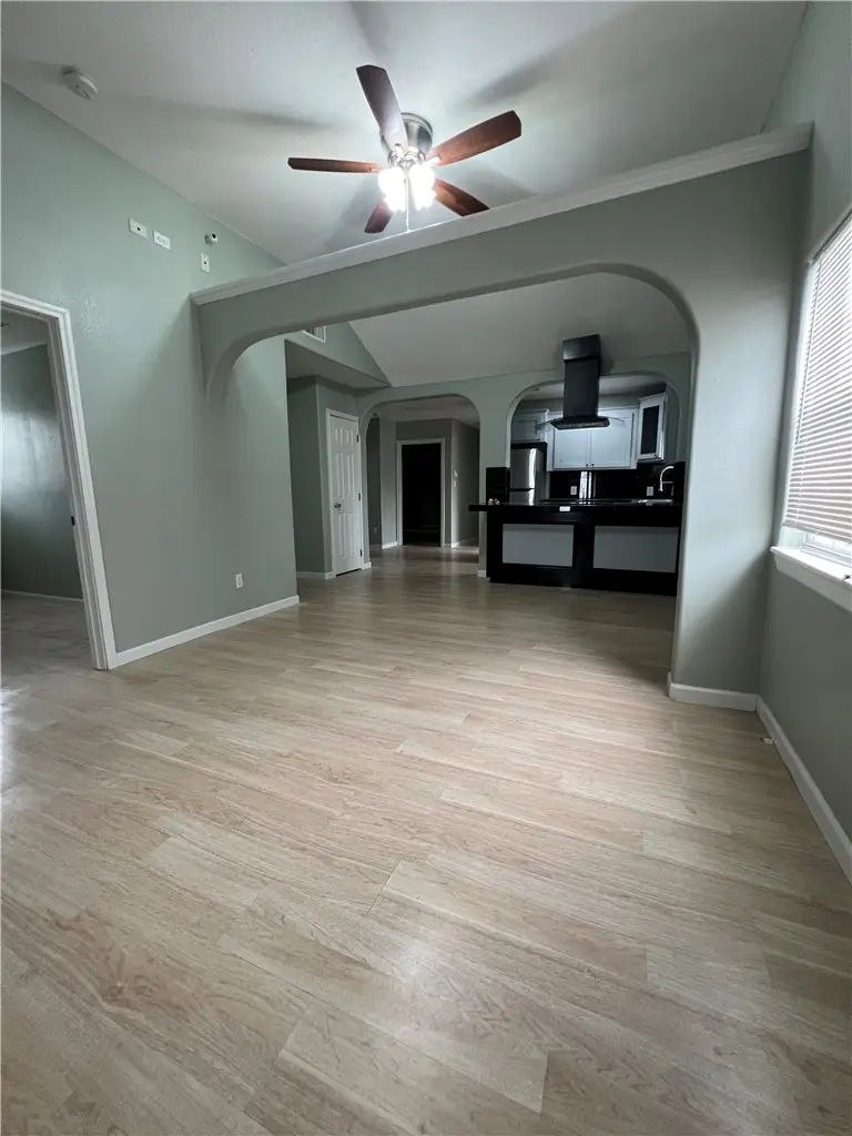 205 W 3rd Street, Alice, TX 78332 - #2